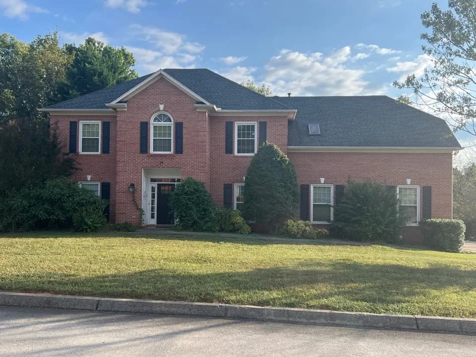 A new shingle roof installation on a home in Farragut, Tennessee