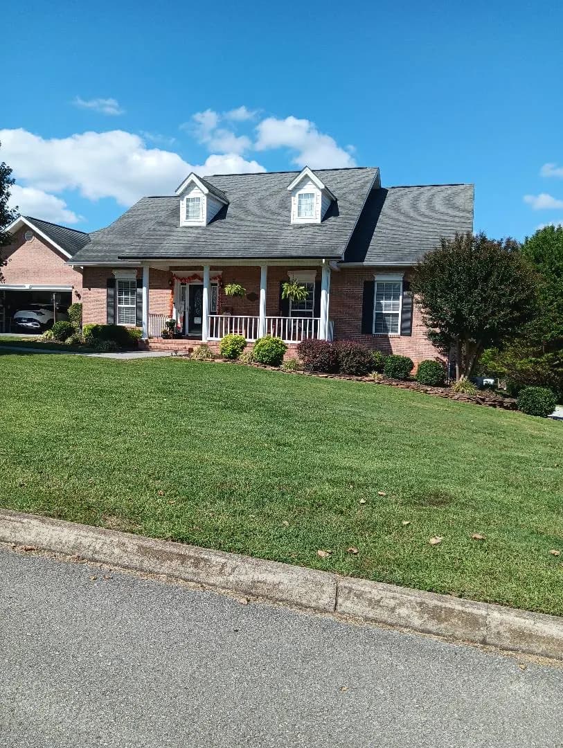 Home in Seymour, job photo: free estimate for a new roof