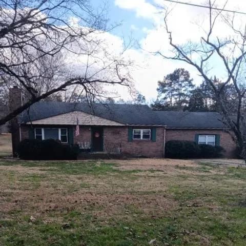 Home in Clinton job photo: provided a quote for shingle roof repair