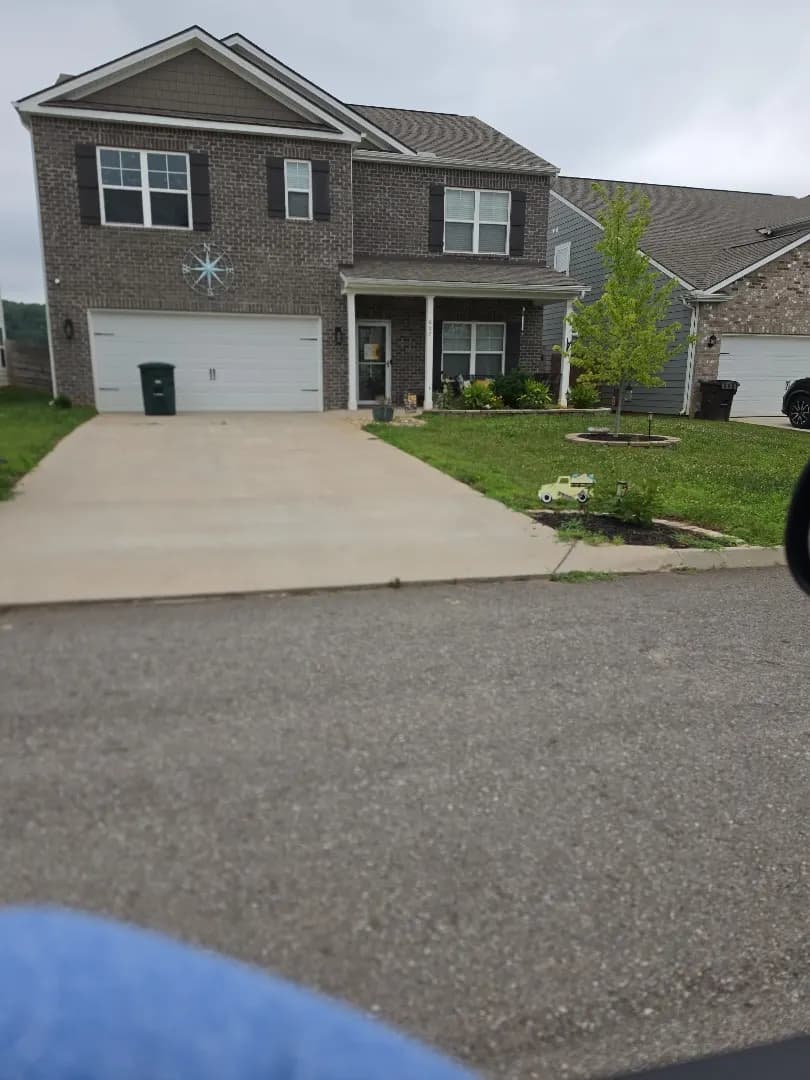 Free quote for a roof replacement., Loudon