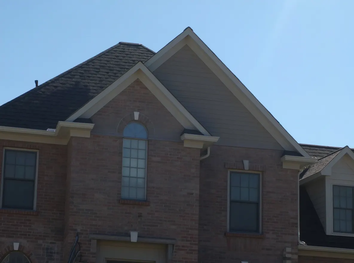 Roof of a home in Farragut, job photo: i am providing a quote for a roof replacement. I am also talking with the homeowner about GAF shingle colors