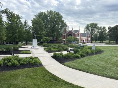 Park in front of Farragut City Hall